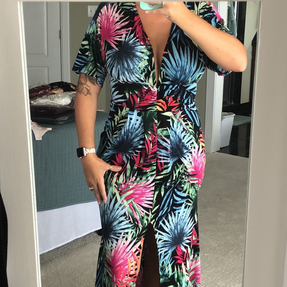 Elegant tropical dress - Picture 2 of 3
